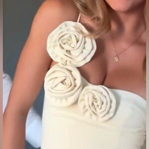 Sold on Depop!! Don’t buy !!! sweet pea mini dress in 4 , yellow, exclusive.